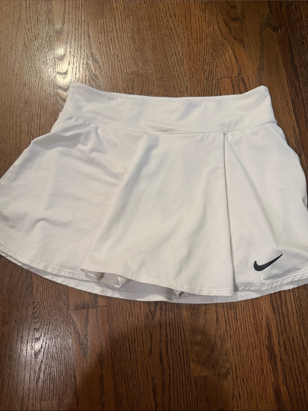 Nike Women's White Tennis Skort with Black Swoosh Sz small